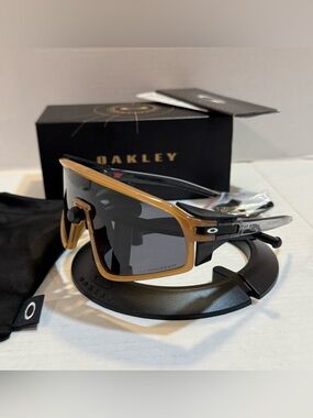 NEW Oakley Latch Panel OO9404 Sunglasses Sepia Frame Prizm Black Lenses